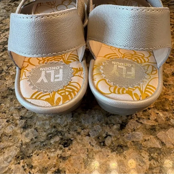 FLY London sandals - Picture 6 of 7